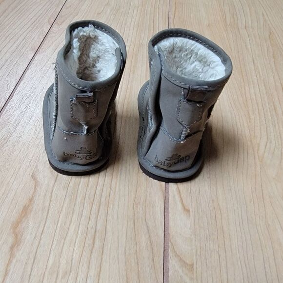 BABY GAP TAUPE SHEARLING BOOTIES - Picture 3 of 7
